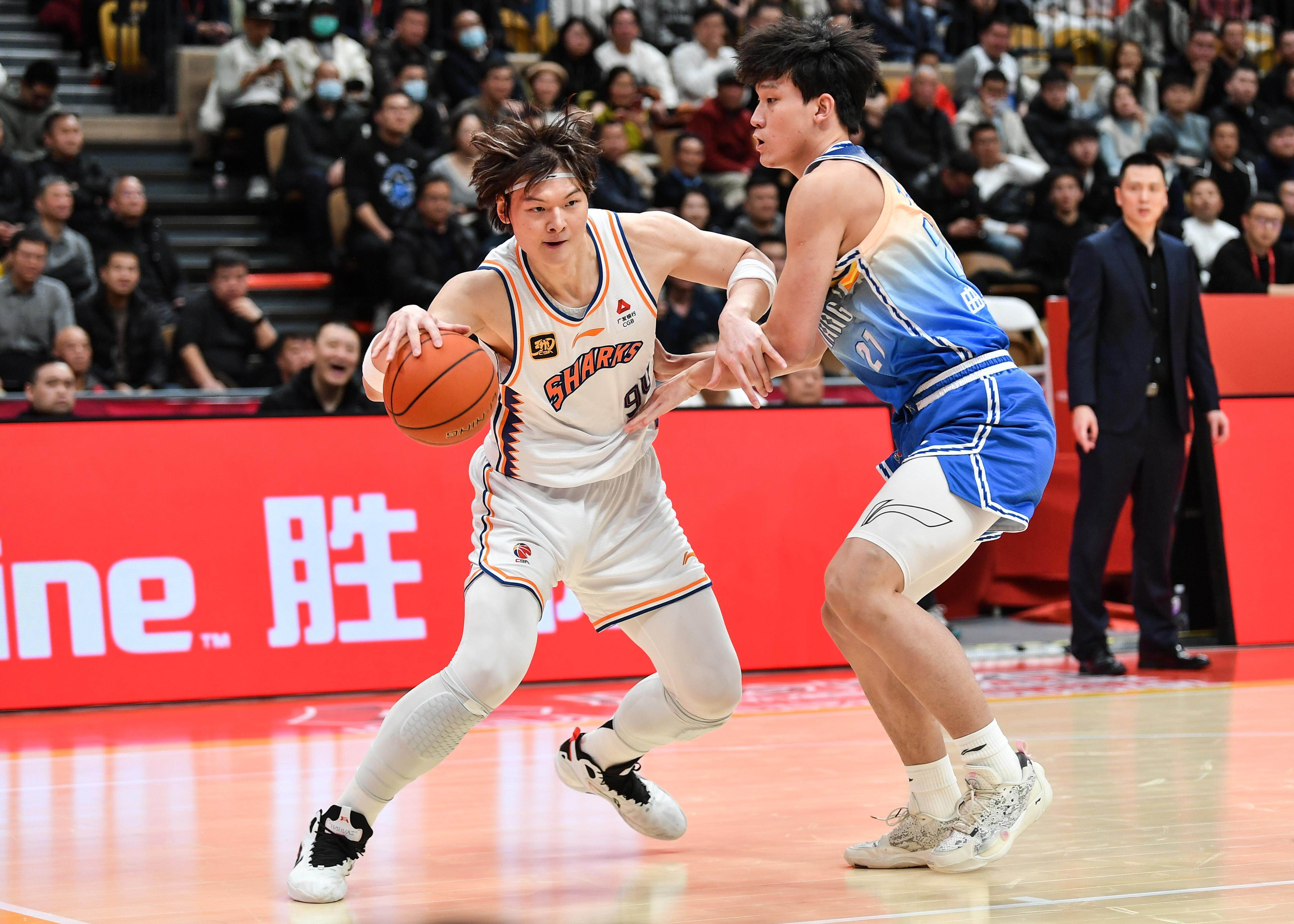 开云平台-关于赛后CBA常规赛传出新动向；尤文图斯更衣室发声；管理层表态：更衣室稳定；更衣室氛围转暖的信息